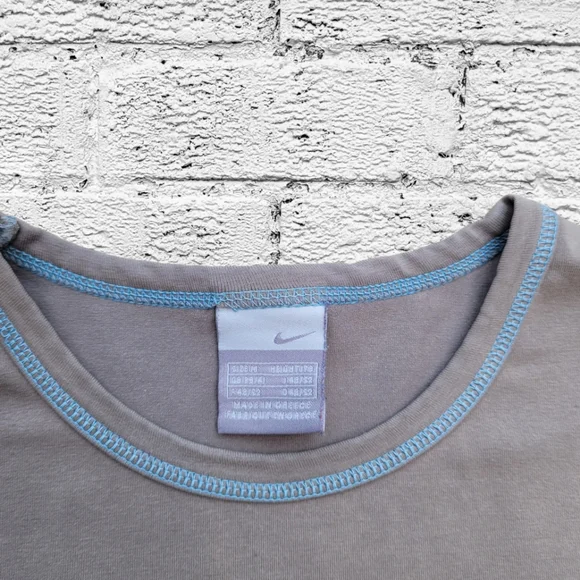 Vintage Nike Graphic T-Shirt - Picture 6 of 8